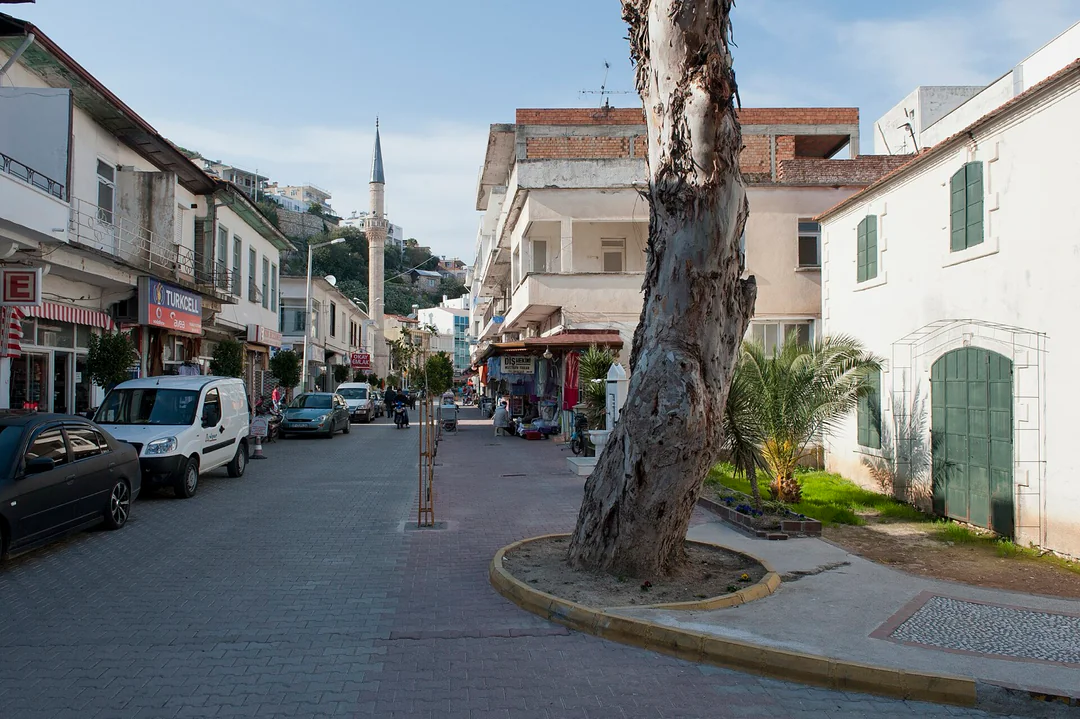 Atatürk Caddesi, die Hauptstraße im Zentrum